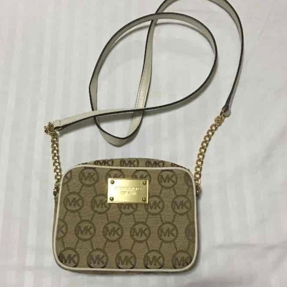 Crossbody bag